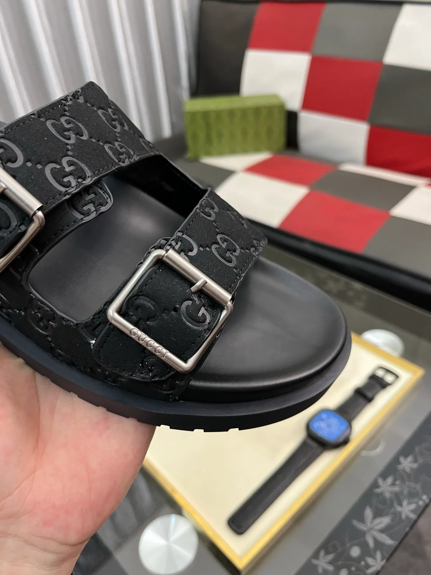 Men's shoes 💰340⌚️⌚️ (gucci-Gucci) New men's slippers, high-end boutique, made of cowhide, with exquisite embossed logo decoration on the upper, fine workmanship, super soft soles, casual, loose and comfortable, a must-have in summer! \nsize：38-44